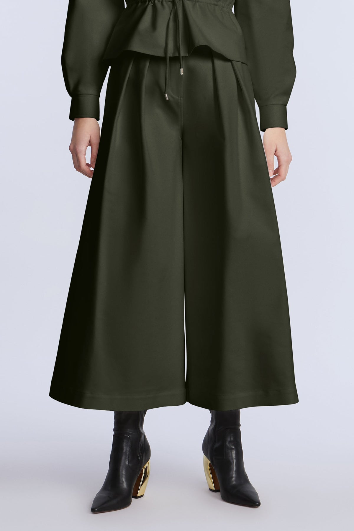 Pleated Front Crop Pant